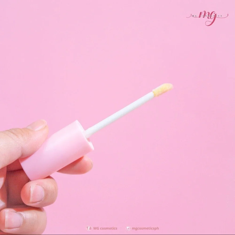 MG Cosmetics wear lipgloss